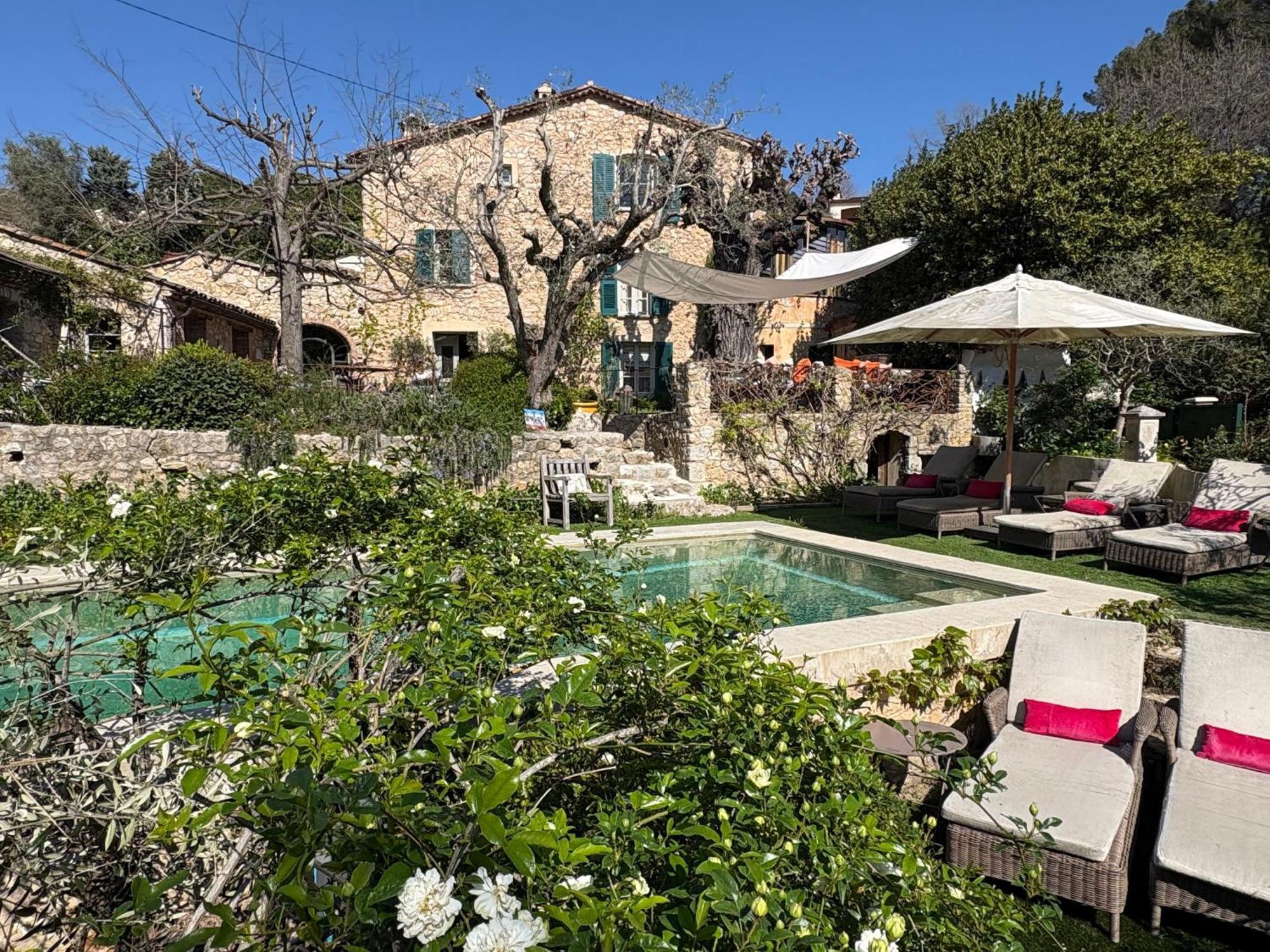 Les Rosees Mougins Exterior photo